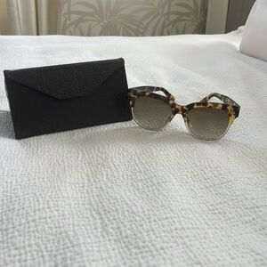 Gucci sunglasses with case